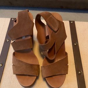 Pedro Garcia Wedge 41.5